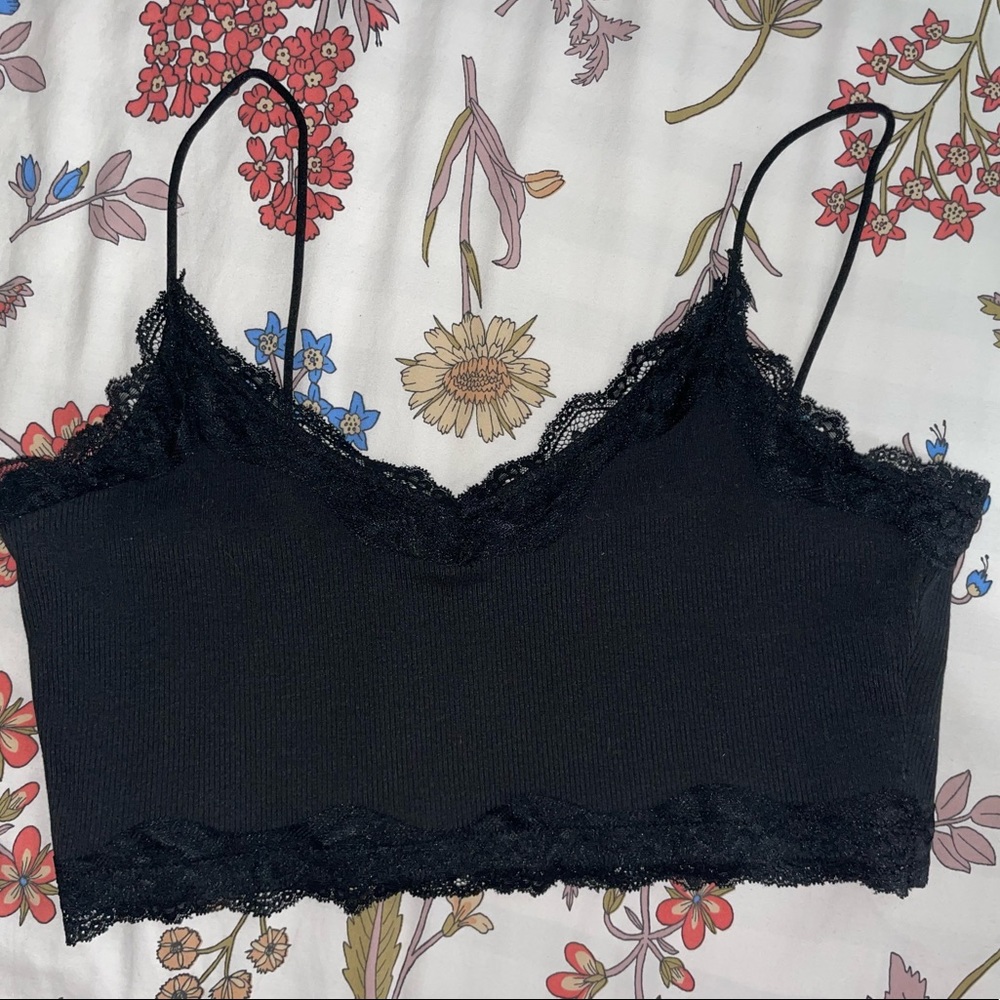 Lace trim crop cami top